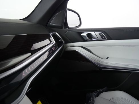 Used 2026 BMW X5 xDrive40i w/ Premium Package image 24