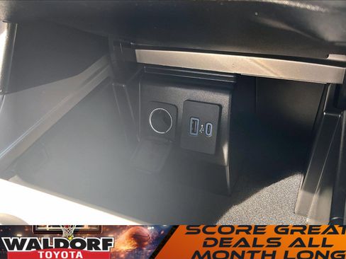 Used 2024 Ford Explorer XLT w/ Equipment Group 202A image 39