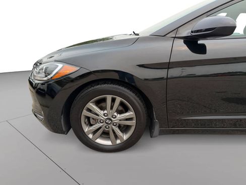 Used 2018 Hyundai Elantra Value Edition w/ Winter Weather Package FWD image 19