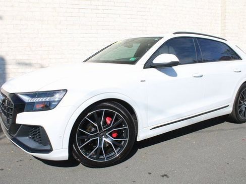 Used 2019 Audi Q8 Prestige w/ Luxury Package image 1