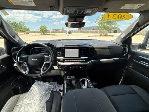 Used 2024 Chevrolet Silverado 1500 LTZ w/ LTZ Premium Package AWD/4WD image 25