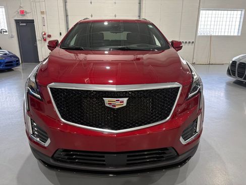 Used 2025 Cadillac XT5 Sportv w/ Technology Package AWD/4WD image 2