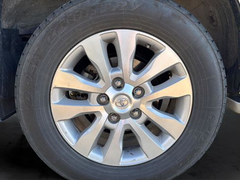 Used 2019 Toyota Sequoia Platinum AWD/4WD image 34