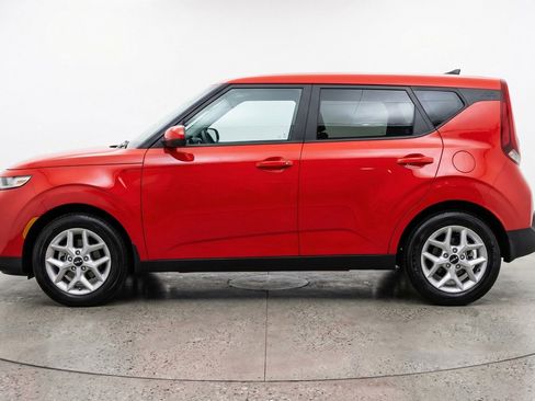 Used 2025 Kia Soul LX w/ LX Technology Package image 5