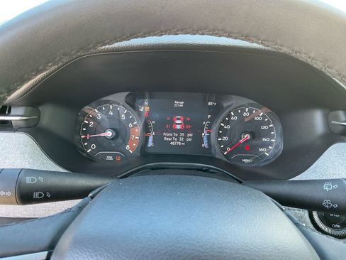 Used 2024 Jeep Compass Latitude image 18