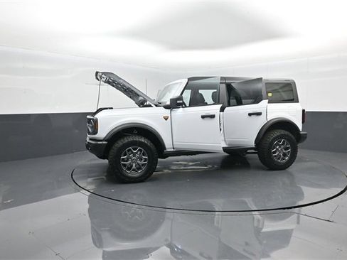 New 2025 Ford Bronco Badlands image 41