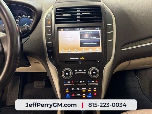 Used 2017 Lincoln MKC Reserve w/ Lincoln MKC Climate Package AWD/4WD image 18