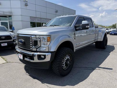 Used 2022 Ford F450 Lariat w/ Lariat Ultimate Package AWD/4WD image 2