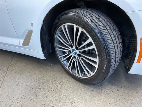 Used 2018 BMW 530e xDrive image 20