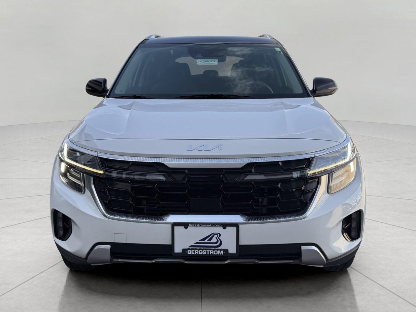 Used 2024 Kia Seltos SX AWD/4WD image 4