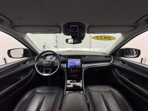 Used 2023 Jeep Grand Cherokee L Limited w/ Black Appearance Package image 3