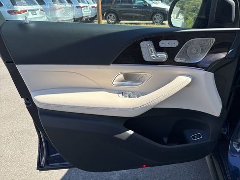 New 2026 Mercedes-Benz GLS 450 4MATIC image 15