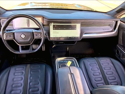 Used 2022 Rivian R1T Adventure image 15