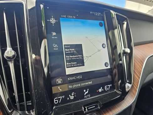 Used 2019 Volvo XC60 T6 Momentum w/ Advanced Package image 29