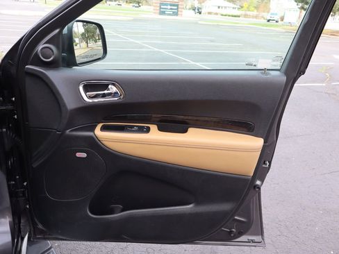 Used 2016 Dodge Durango Citadel w/ Premium Entertainment Group image 28