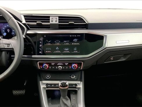 Certified 2025 Audi Q3 2.0T Premium image 6