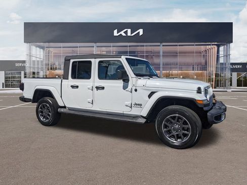 Used 2020 Jeep Gladiator Overland w/ LED Lighting Group image 2