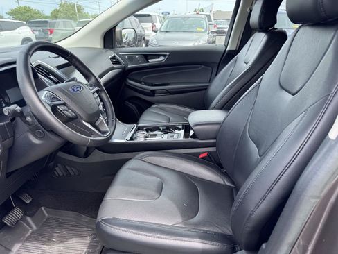 Used 2019 Ford Edge Titanium w/ Cold Weather Package AWD/4WD image 7