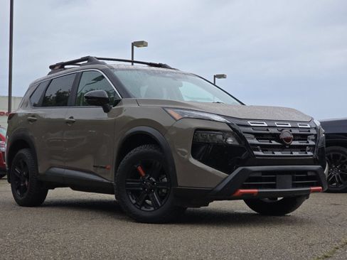 Used 2025 Nissan Rogue SV w/ Rock Creek Premium Package AWD/4WD image 2