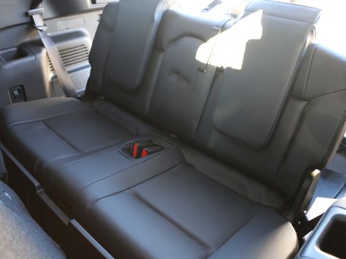 Used 2023 Mitsubishi Outlander SE image 29