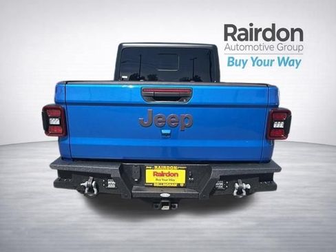 Used 2024 Jeep Gladiator Rubicon w/ Convenience Group AWD/4WD image 6