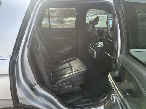 Used 2021 Ford Expedition XLT image 15