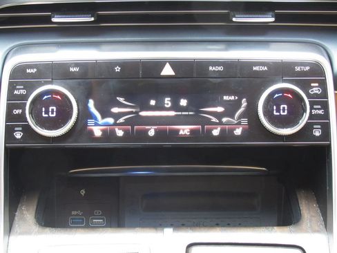 Used 2023 Genesis GV80 3.5T w/ Prestige Package AWD/4WD image 31