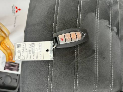 Used 2024 Mitsubishi Outlander SE AWD/4WD image 32