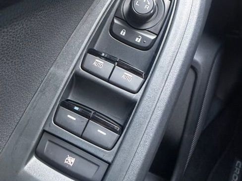 Used 2024 Subaru Crosstrek 2.0i Premium image 18