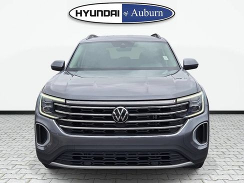 Used 2025 Volkswagen Atlas SE FWD image 12