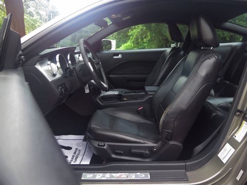 Used 2005 Ford Mustang Premium RWD image 11