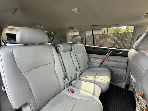 Used 2013 Toyota Highlander Limited FWD image 26