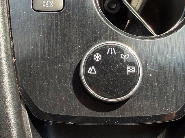 Used 2021 Nissan Rogue Platinum AWD/4WD image 28