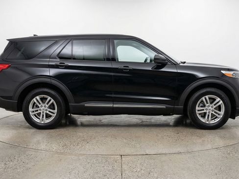 Used 2024 Ford Explorer XLT w/ Equipment Group 202A image 11