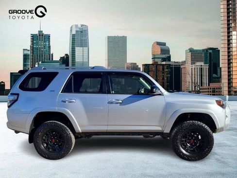 Used 2016 Toyota 4Runner SR5 image 7