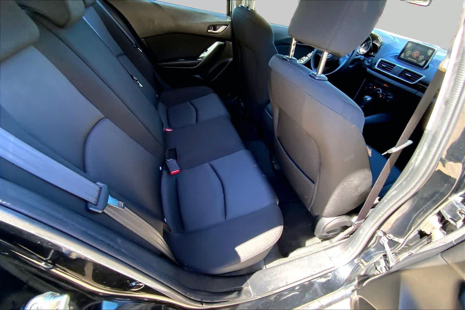 Used 2016 MAZDA MAZDA3 i Sport FWD image 19