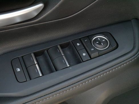 Used 2025 Toyota Grand Highlander AWD image 19