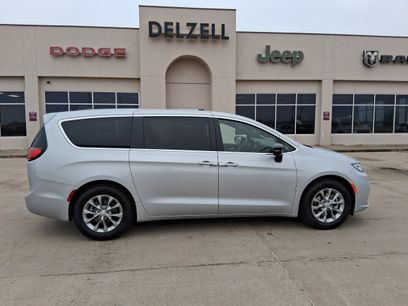 New 2026 Chrysler Pacifica Limited