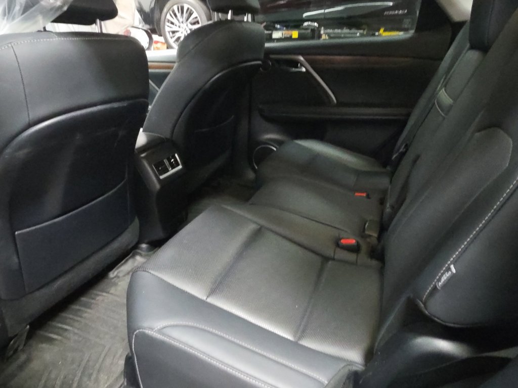 Used 2022 Lexus RX 350L Premium w/ Premium Package AWD/4WD image 3