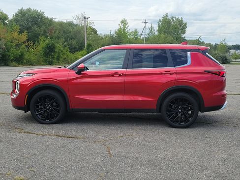 Used 2023 Mitsubishi Outlander SE AWD/4WD image 8