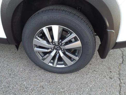 Certified 2025 Nissan Pathfinder SL AWD/4WD image 4