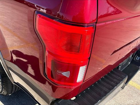 Used 2018 Ford F150 Lariat image 28