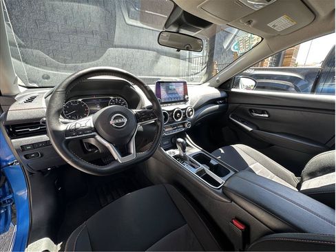 Used 2025 Nissan Sentra SR FWD image 2