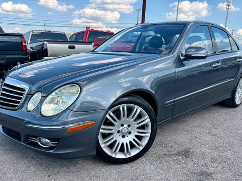 Used 2008 Mercedes-Benz E 350 4MATIC Sedan image 2