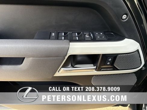 Used 2023 Land Rover Defender 110 S image 21