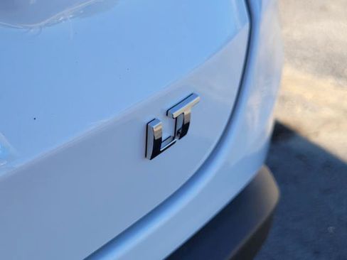New 2026 Chevrolet Trax LT w/ Sunroof Package FWD image 30