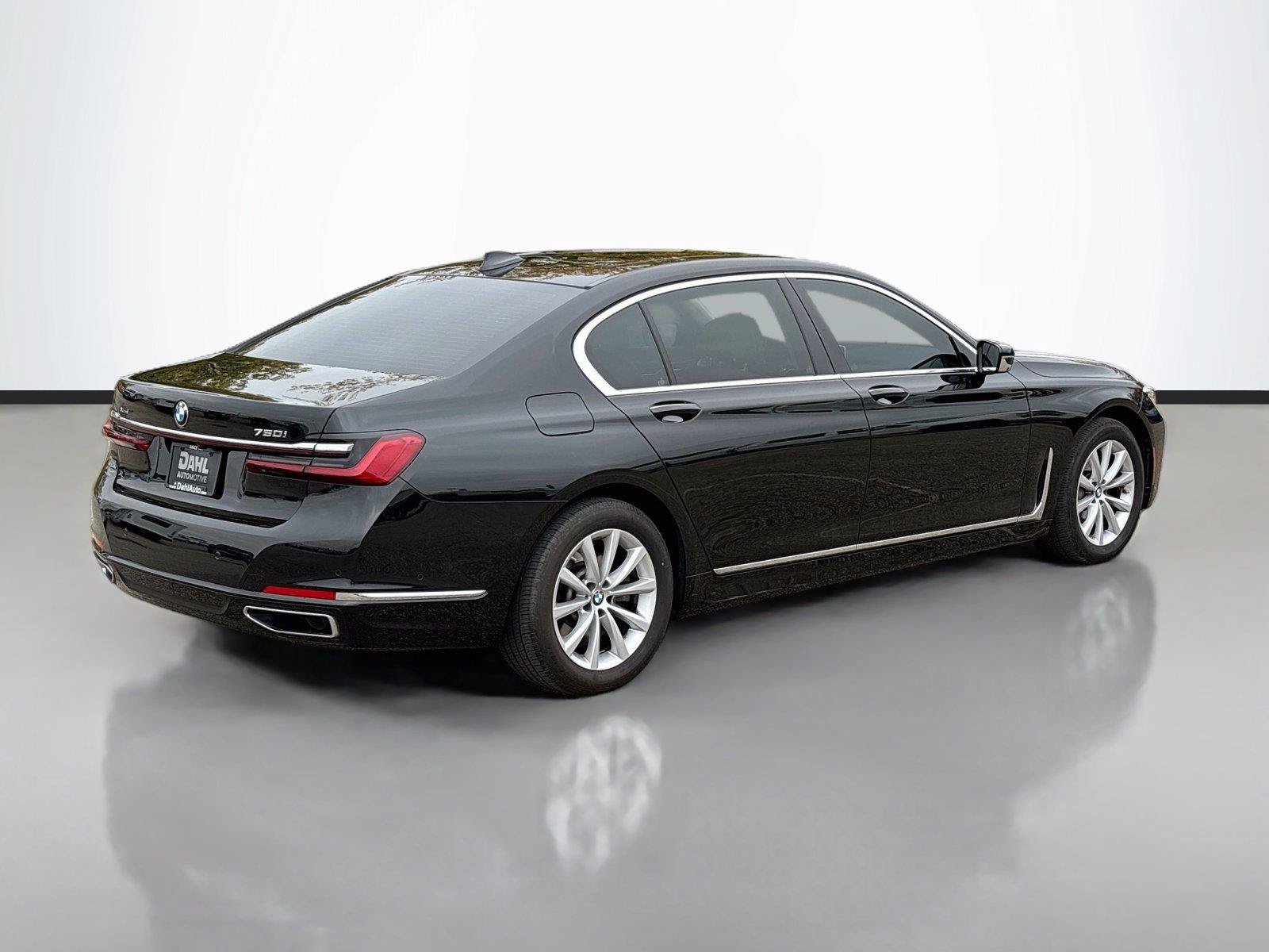 Used 2022 BMW 750i xDrive AWD/4WD image 13