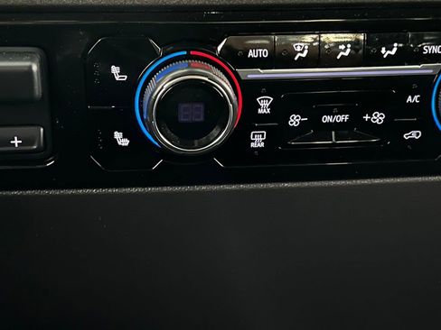 Used 2022 Chevrolet Silverado 1500 RST image 18