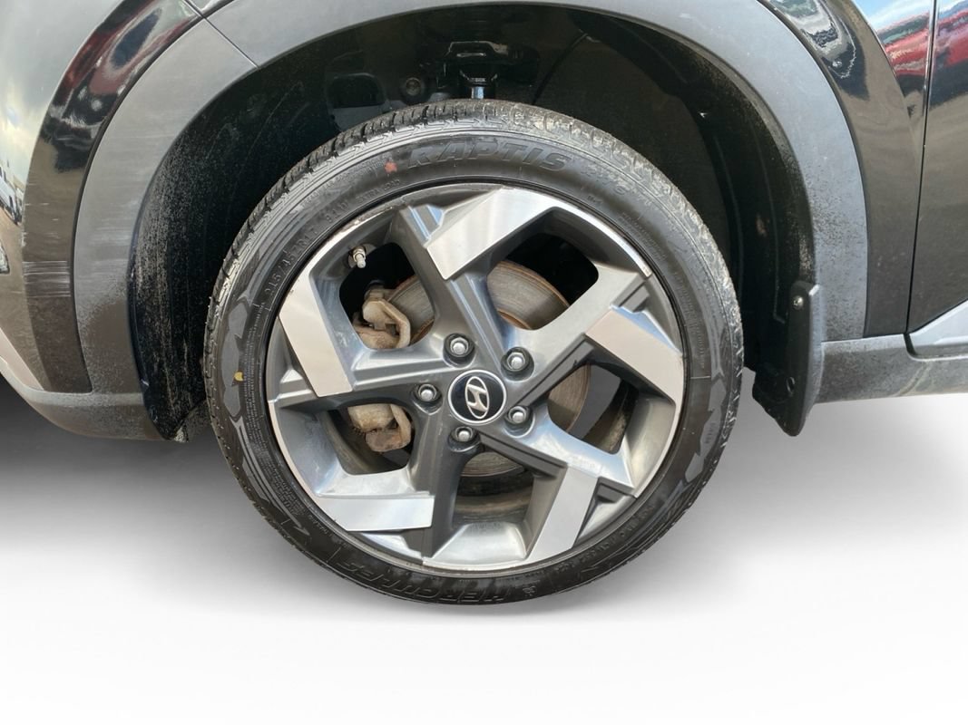 Used 2021 Hyundai Venue SEL FWD image 11