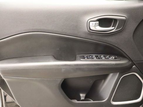 Used 2019 Jeep Compass Altitude image 17